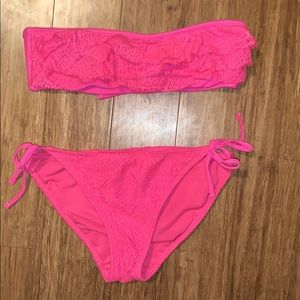 Hot pink bandeau bikini 👙
